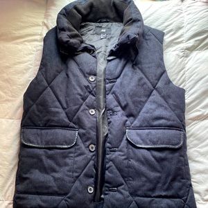 Brand new, H&M size Medium, chic, sleeveless Puffer Jacket